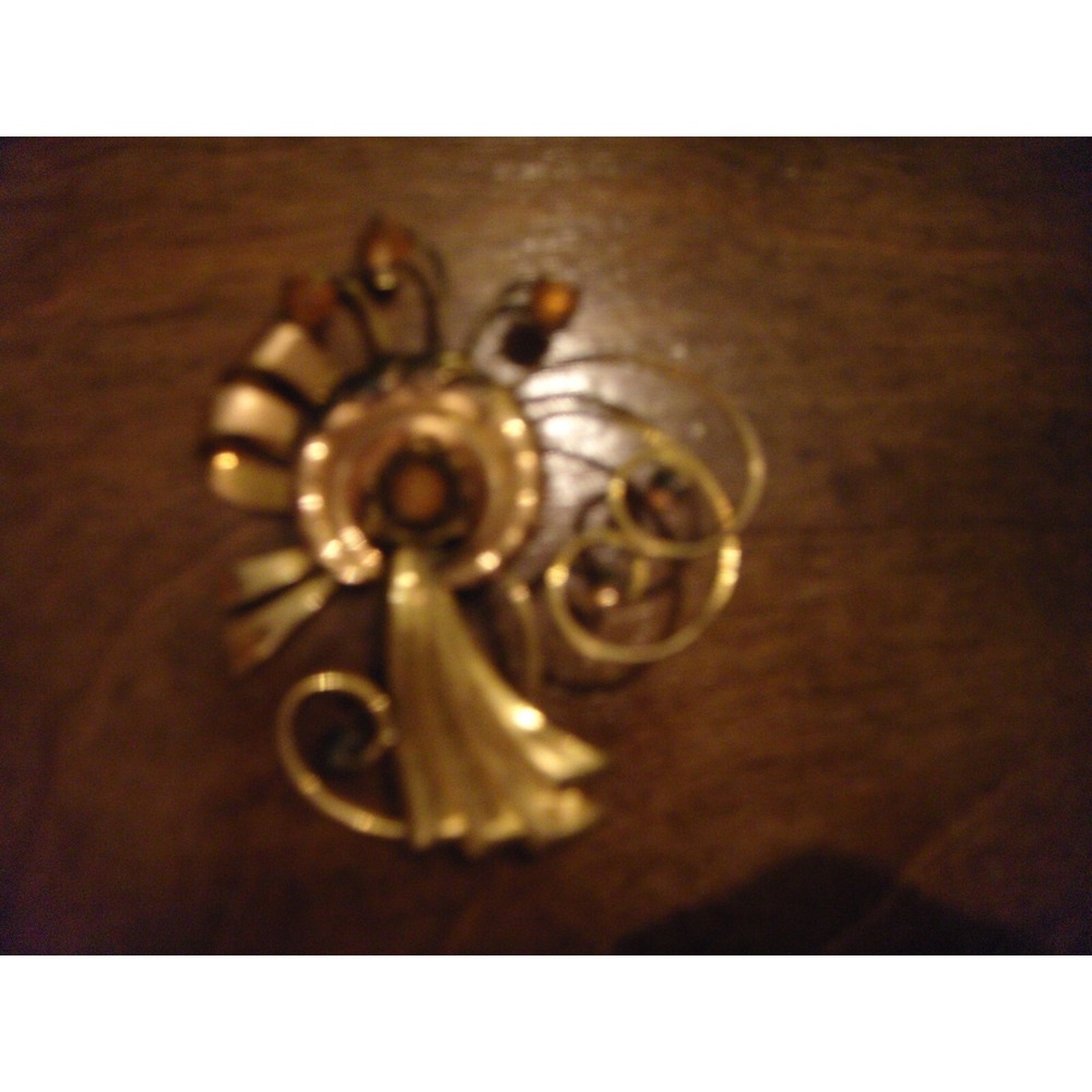 Vintage estate find brooch / pin stamped 20 12kgf goldtone with amber rhinestone